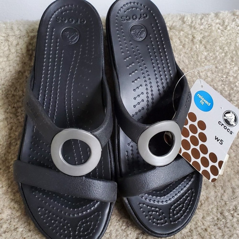 NEW Crocs Sanrah Circle Dual Comfort Slides Slip On/Black & Silver Size 5 (NWT)